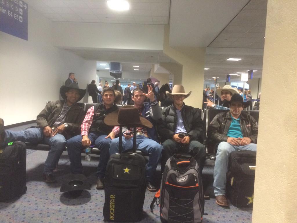 Plane delayed to Denver co with