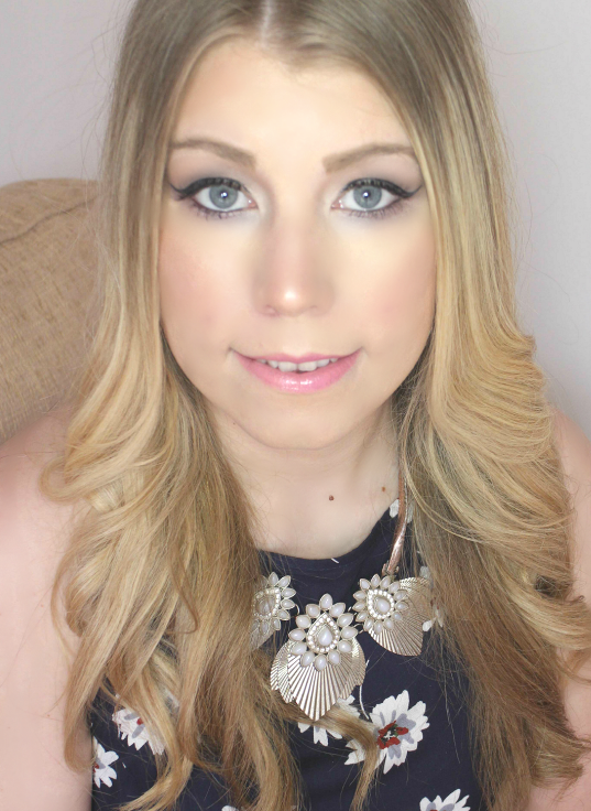 Victoriaxmonroe's tweet photo. Beautiful Kim wanted a mauve smokey eye and a baby pink lip, she looks gorgeous! x http://t.co/vHsKbV3Y11