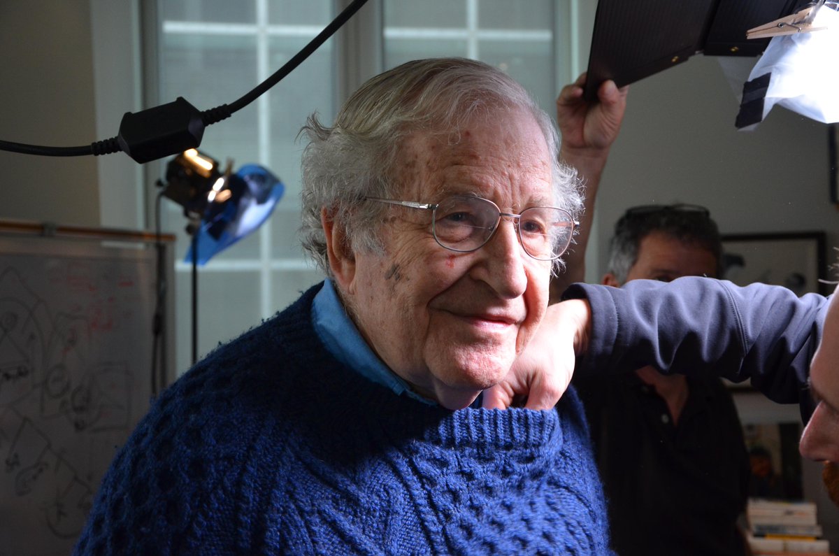 euronewsfr's tweet photo. [Interview] Chomsky accuse l'Europe d'être la « servante » des Etats-Unis http://t.co/iHgLvQizBl #AskChomsky http://t.co/hxfdQXjK0F