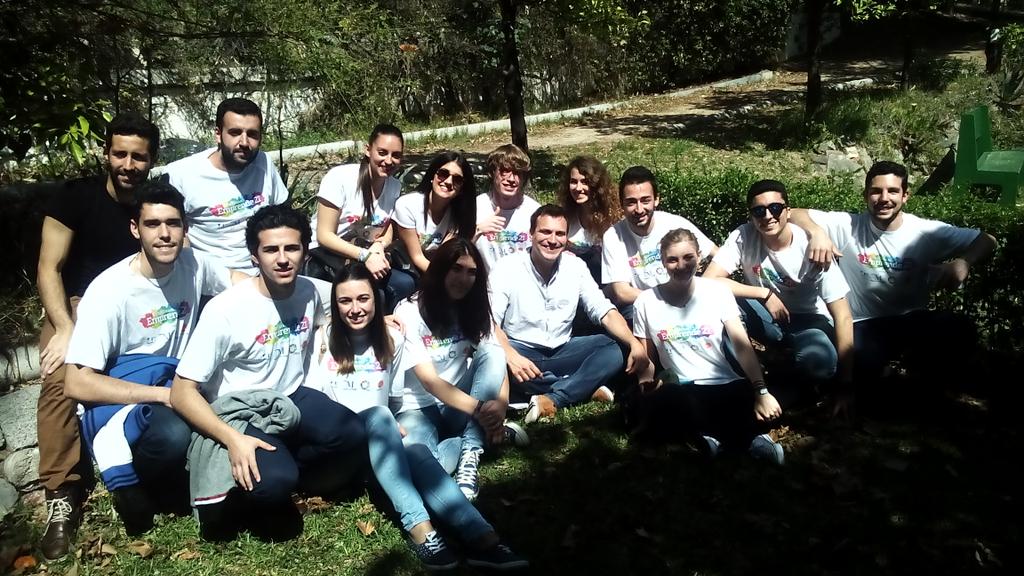 silvi_0ta's tweet photo. Gracias @GinesHaro @lanoria_mlg  @diputacionMLG por este maravilloso seminario. Excelente organización. #Emprende21 http://t.co/tSXOT1s2Tl