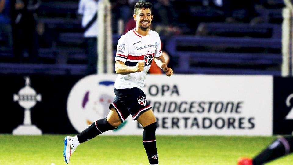 ESPNBrasil's tweet photo. Pato diz que não liga para atraso de 7 meses de salário e não descarta volta ao Corinthians http://t.co/mUD1wORcPf http://t.co/wUdrbPCAGo
