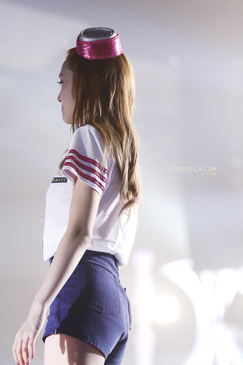 venusjessi's tweet photo. Always behind to got your back my dear #HappyJessDay #AlwaysWithJessicaJung #HappyJessicaDay http://t.co/zu0T6byLRT