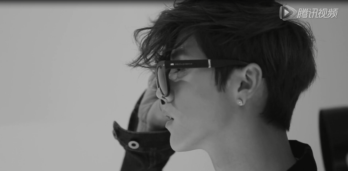 Bank_size56's tweet photo. [CAP] #Luhan - GQ Style 2015 S/S 4 http://t.co/K5MfHS9PCk