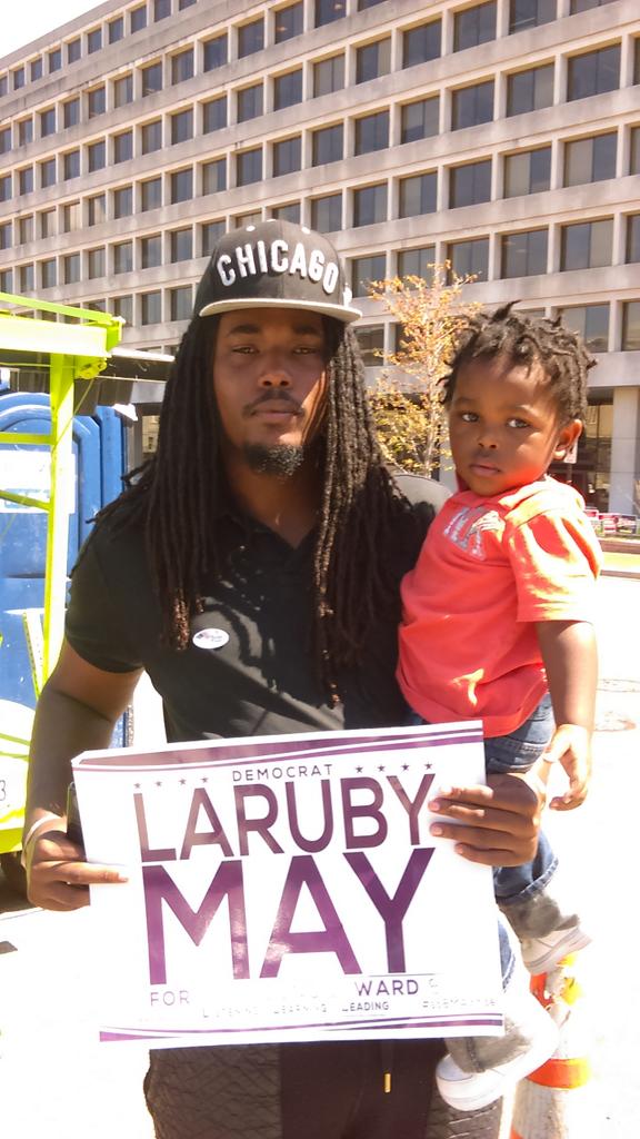 LaRubyMay's tweet photo. Father investing in the future with the future. #so8MAYrise #Purplementum #FutureWard8Leader http://t.co/MDGto0KNmt