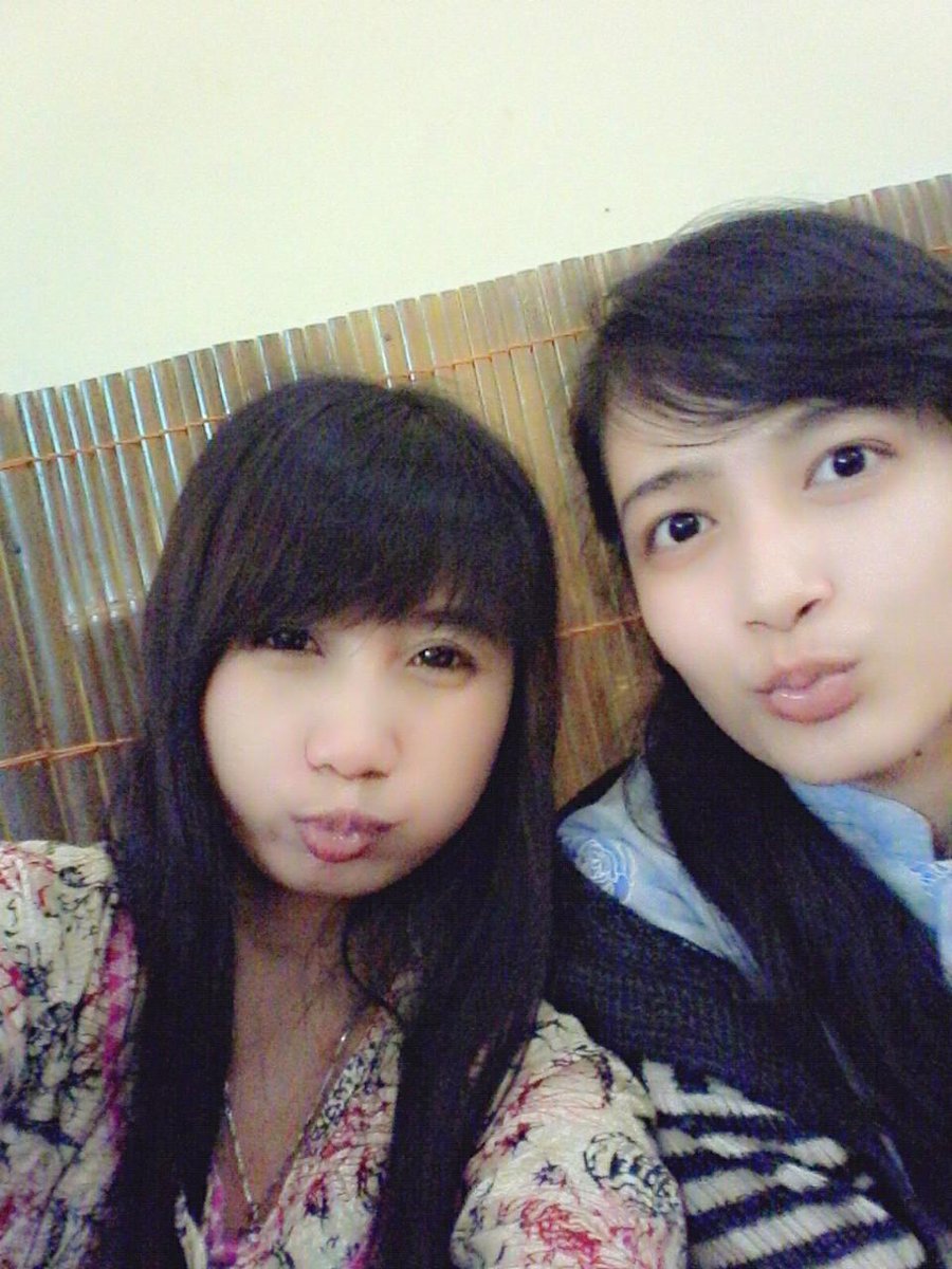 seorang sahabat menaruh kasih setiap waktu