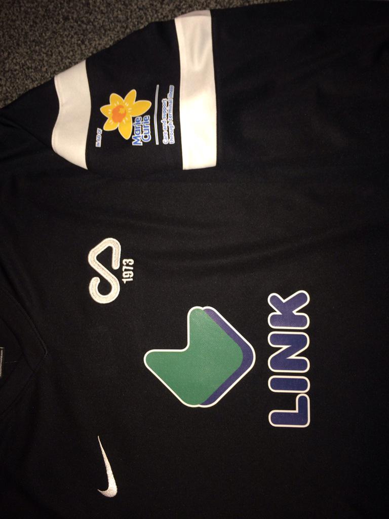 CCSportsShop's tweet photo. Great looking strips going out today. @CabreraMCAFC. Enjoy them lads. @MarieCurieSCO. http://t.co/VUno9qxXIG