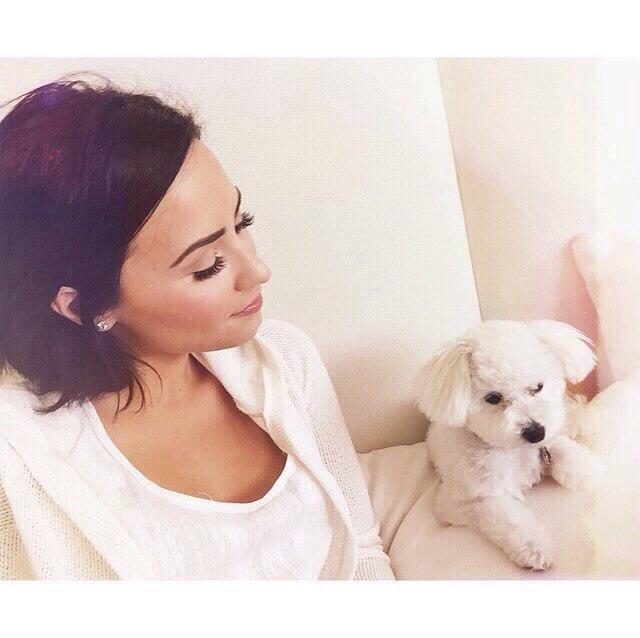 lluualu's tweet photo. это счастье быть Ловатиком,благодарю @ddlovato 😘 😍 ✨ 🙏 💗 http://t.co/KfKimVueNh