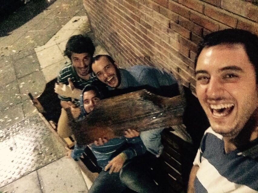 LasPantuflas's tweet photo. Llegooo finalmente!!! #Viernes #UnEstiloDeVida @Icarrizo @tuteferrante @alan_barreiro @nicocayeta http://t.co/yTbyzQ3max
