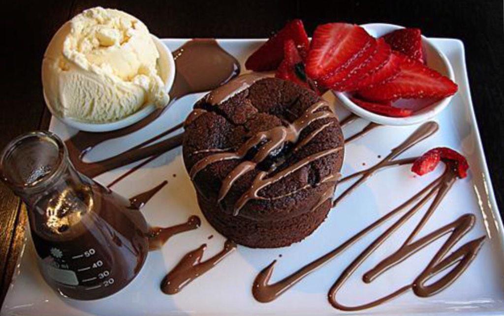 FoodPornAww's tweet photo. Chocolate Souffle http://t.co/wA1ez1IrnE