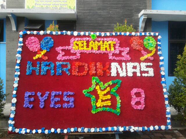 EYESSMANDEL's tweet photo. Selamat Hari Pendidikan Nasional  😀😊😃😆🎉🎉🎉 http://t.co/tRqeOkY09g