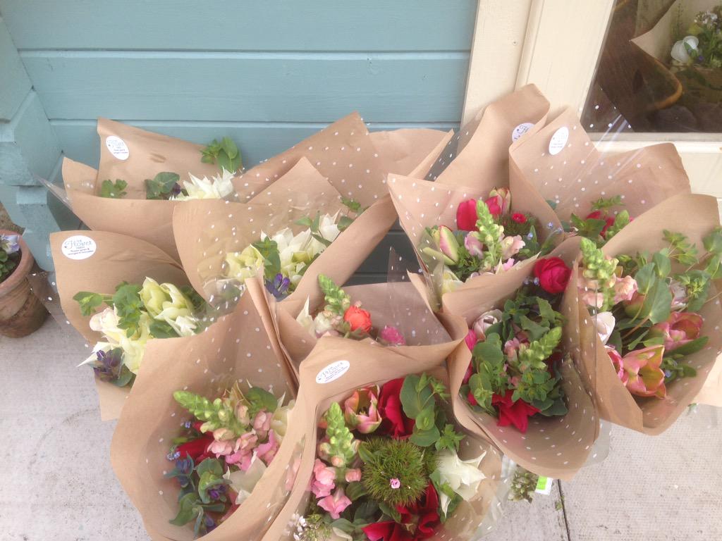 Freshly picked #britishflowers available today <a href="/OwdBarnStore/">Owd Barn</a>. Grab a bunch with your brunch! #lancashire :)