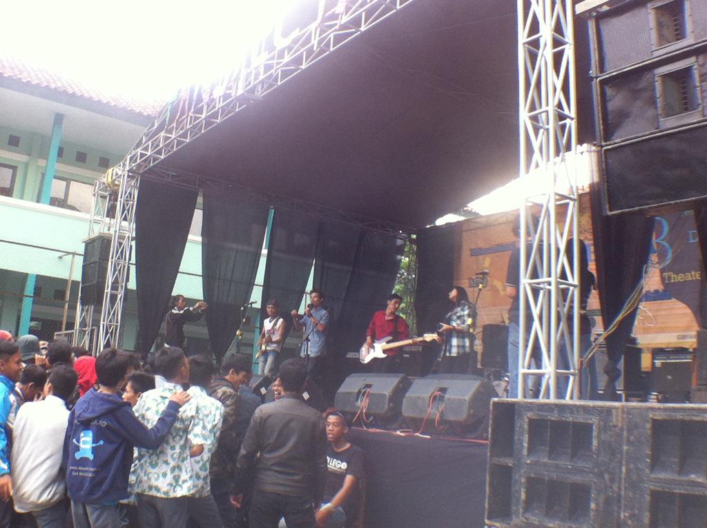 Tengkiw. Mantapsss :*"<a href="/GBYRFANSPECTA3/">GEBYAR FANSPECTA3</a>: Makin seruuuuuu <a href="/Fusce_official/">FUSCE</a> #FANSPECTA3 "