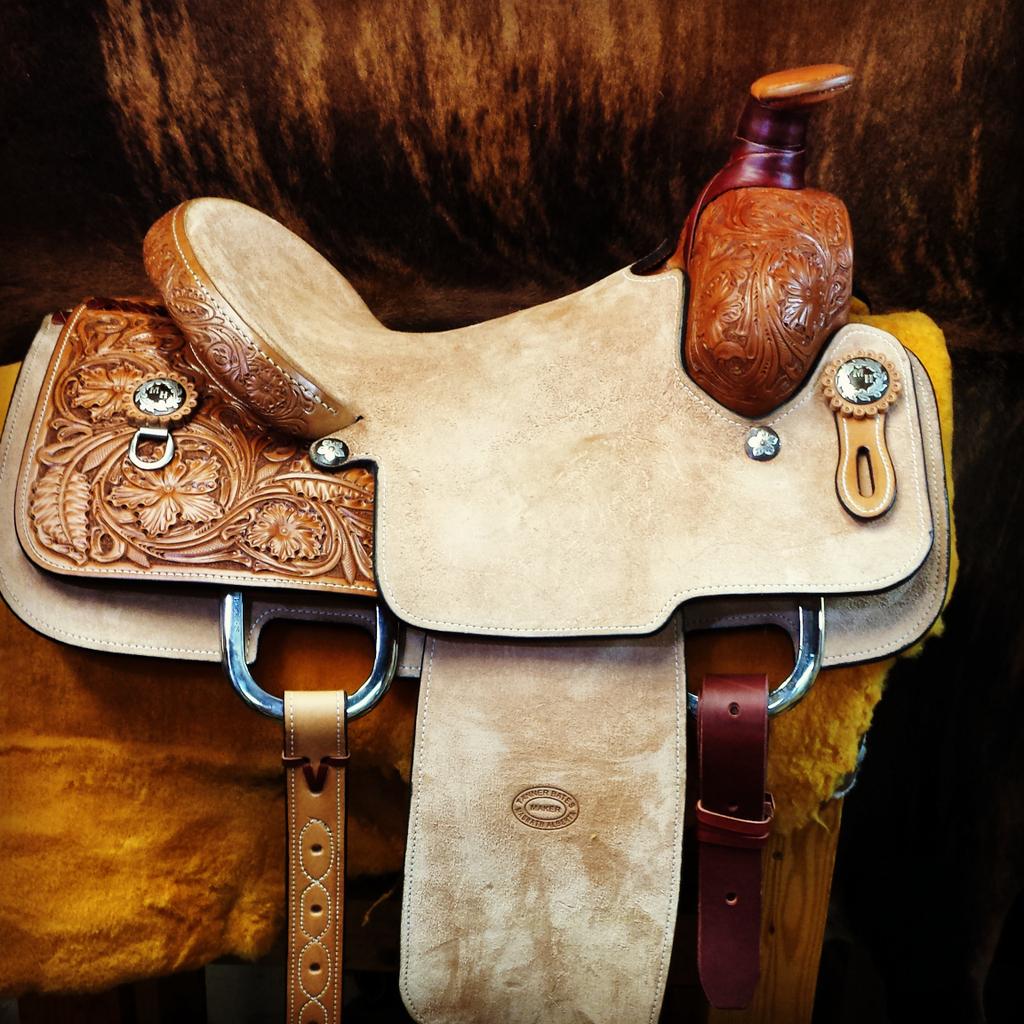 tannerbates27's tweet photo. Bates Gang Saddles -14 1/2 Calf Roper http://t.co/7fM3nbiqaK