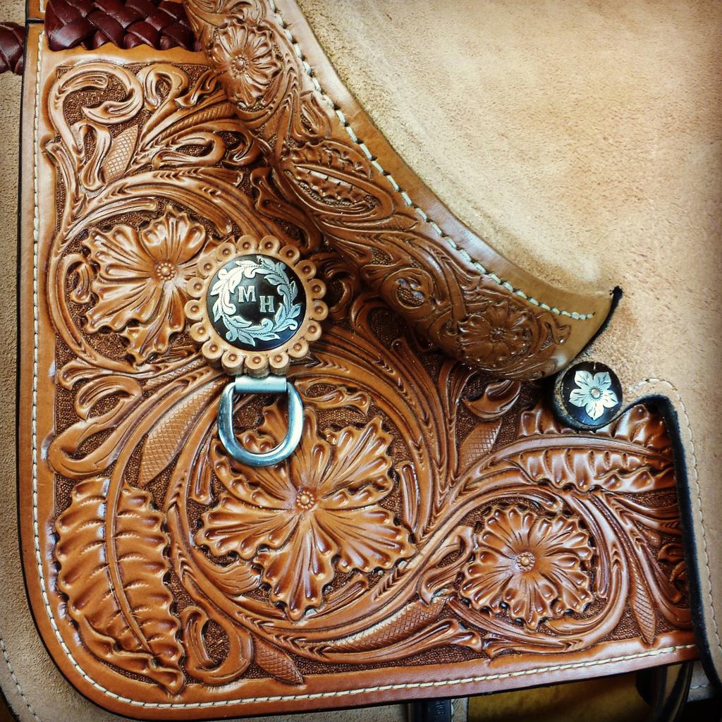 tannerbates27's tweet photo. Bates Gang Saddles -14 1/2 Calf Roper http://t.co/7fM3nbiqaK
