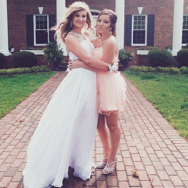 kasie__'s tweet photo. ilysm @ReeseNatalee http://t.co/ahuM9IHvqK