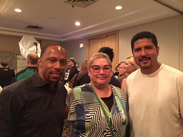 RiderCharm's tweet photo. #legends @donnarcisse VIP. #EDavis #ACalvillo http://t.co/QMuUWUfqlm