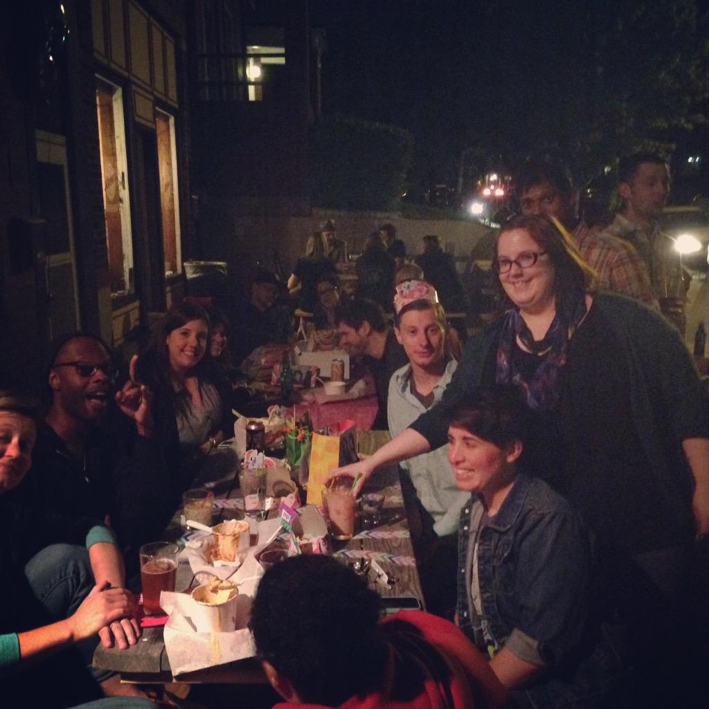 steveewing's tweet photo. Packed inside and out tonight! #towergrovehotdogs #ticktocktavern http://t.co/AwKSuw7IT1