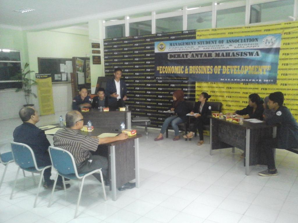 Semifinal managemen debate . Terima kasih kepada ketua <a href="/BEMFEBUNMER/">BEMFEBUNMER '15-16'</a>  <a href="/galih_leksono/">galih leksono</a>  yang sudah berpartisipasi :)