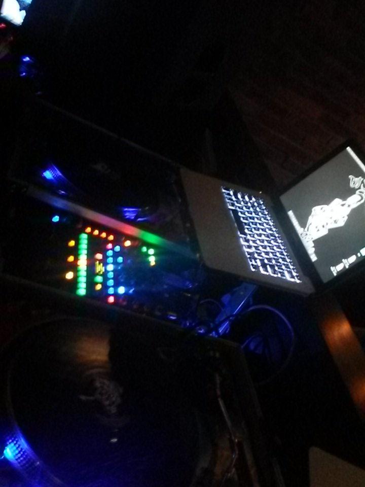 borrice1's tweet photo. It another one  at shark club ladies night in calgary alberta http://t.co/yzKZhhRt0z