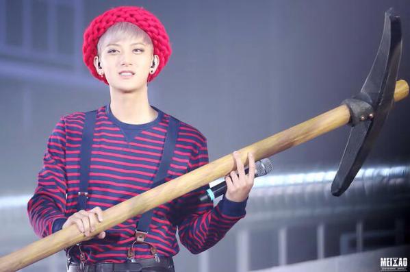 Happy birthday Huang zitao 