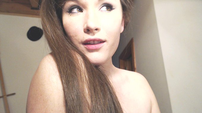 Going to bed guys... wish me safe travels tomorrow... going out of town! I will be back on @chaturbate<a href="/tag/easter2015"class="tags"><span>#easter2015</span></a><a href="/tag/nsfwvine"class="tags"><span>#nsfwvine</span></a><a href="/tag/snatchsunday"class="tags"><span>#snatchsunday</span></a>