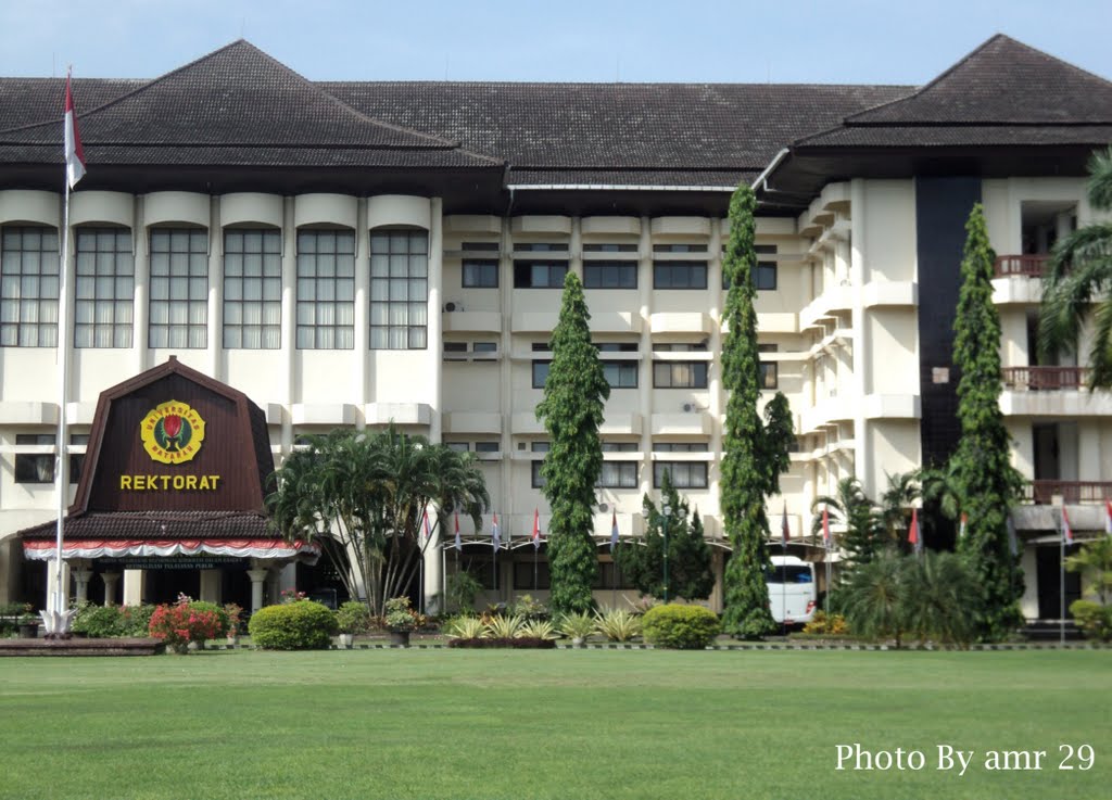 lombokkeliling's tweet photo. Universitas Mataram merupakan satu-satunya Universitas Negeri di NTB. Retweet jika Anda kuliah disini http://t.co/TgQie5sXN8
