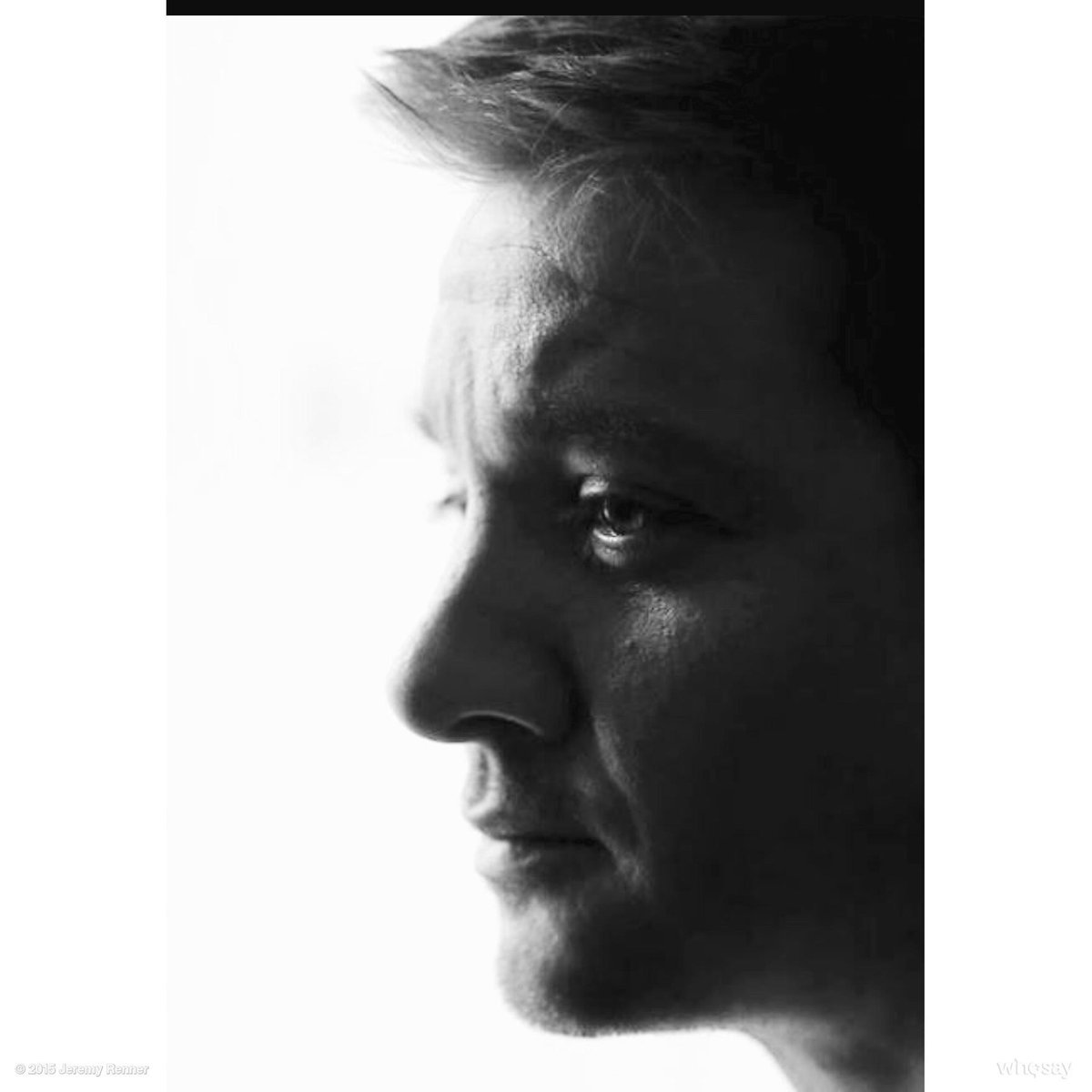 JeremyRenner's tweet photo. Contemplating a celebration for opening weekend... Hmm. #avengers #fridaynight http://t.co/vhrT6DW7fT