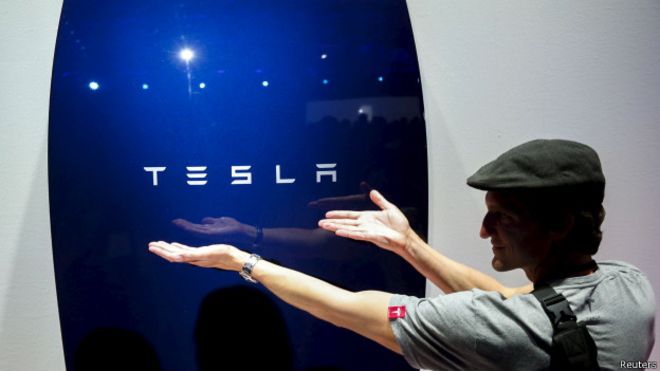 bbcmundo's tweet photo. Las baterías con las que #Tesla espera "cambiar el consumo de energía en el mundo" http://t.co/dKGO0hevkt http://t.co/pkPvD2XWEk