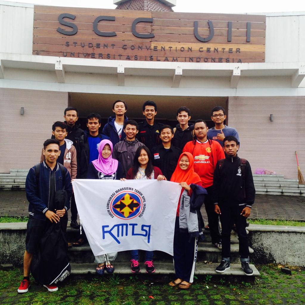 HMSUMY's tweet photo. Agenda penutup, foto bersama @FkmtsiJogja @HMTSUII @KMTSFTUGM @HMS_UAJY @hmtsp_ftuny @HMTS_STTNasYk @HMSipil_UJB http://t.co/qxJnBYuwbT