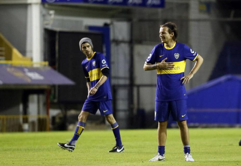 mirandaroggio's tweet photo. #1YearOf1DInArgentina #football #boca #sexy #shirtless #ziam #ZouisDirection COME BAAAACK http://t.co/wegC7Qsde6