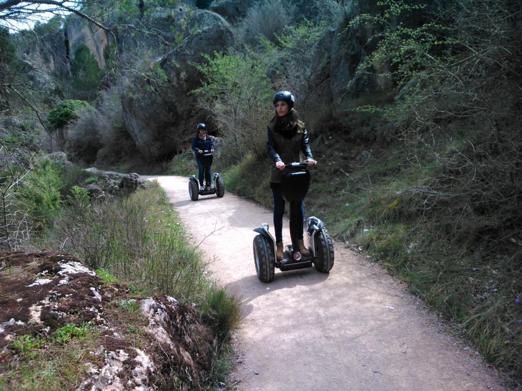 SegwayCuenca's tweet image. Este puente, te esperamos en la Plaza Mayor de #Cuenca . Disfruta con nuestras rutas #segway , en plena naturaleza