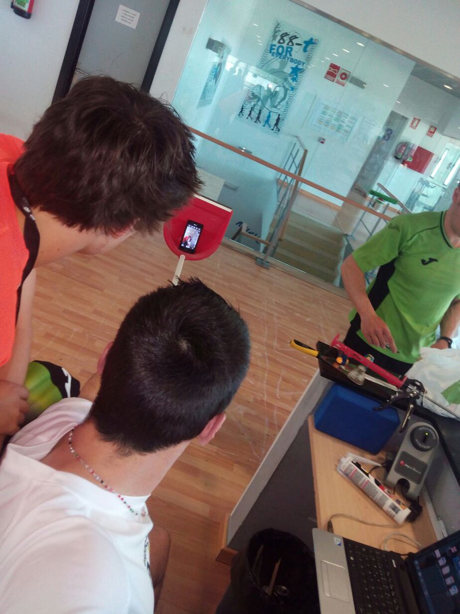 Jonathanplaher's tweet photo. @mucho_max @JoseAMdeejay necesitams palo para el puente q el nuestro le necesita mama #MaximaPremium #MuchoMaxBestial http://t.co/NR9yq7UXUK