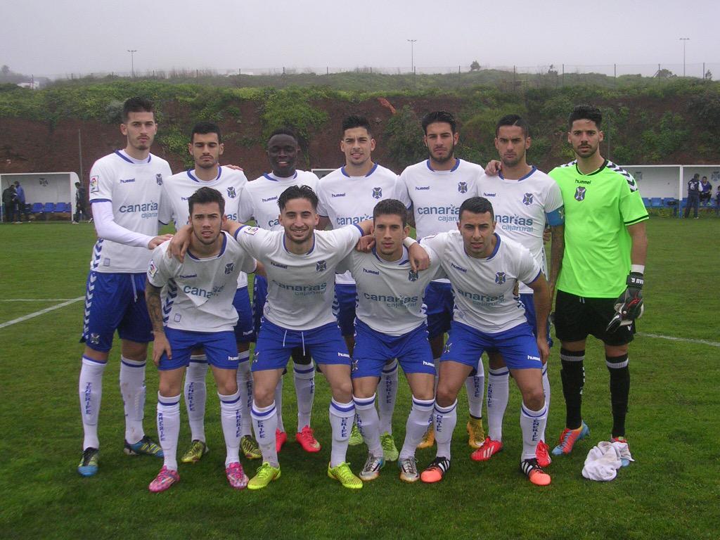 FutbolTenerife's tweet photo. Copa Heliodoro I GRAN FINAL
20:30 I @CDMensajero - @CDTOficial B
SE PREVÉ UN GRAN ESPECTÁCULO 
"ACUDE"
#CopaHeliodoro http://t.co/qbuFRvGSi1