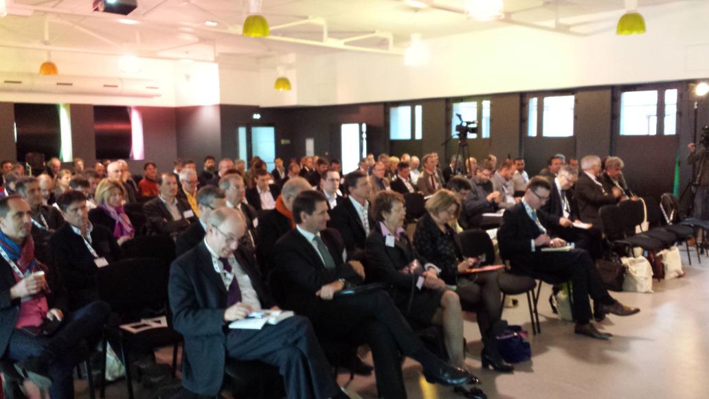 imagesreseaux's tweet image. #AGIR15 c est parti. Les plans se presentent aux #pme et membres du pole