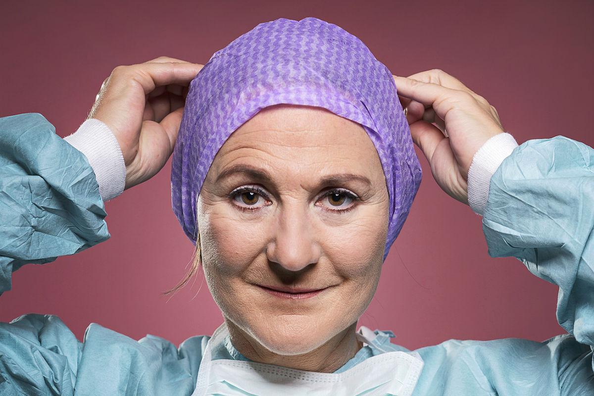 Neurochirurg Saskia Peerdeman werkt voor VUmc. @ElsevierJuist sprak Peerdeman over haar werk bit.ly/1DDUvXQ