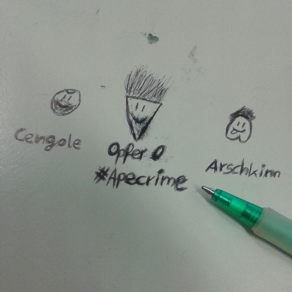 TxWolfi_TTV's tweet photo. Langeweile im Deutschunterricht :D #swagtisch 😂 #Cengole #OpferO #Arschkinn @andreschiebler @janmeyer @cengiz_dogrul http://t.co/JgaEn8rq60