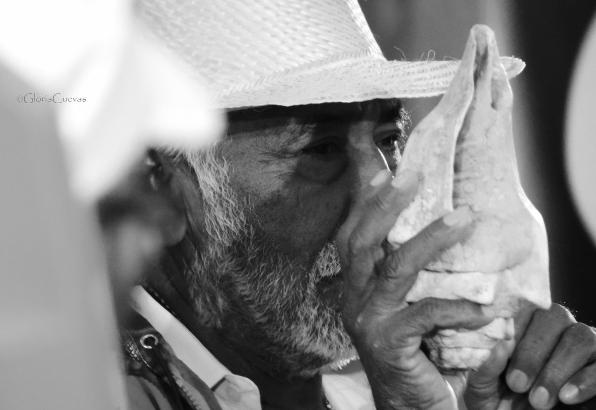 glorimagine's tweet photo. #FiestaDeLasLenguas Comunidades Indígenas...que su idioma no se extinga! @RevistaSemana @mincultura @BogotaHumanaYA http://t.co/TxAXXzNkzj