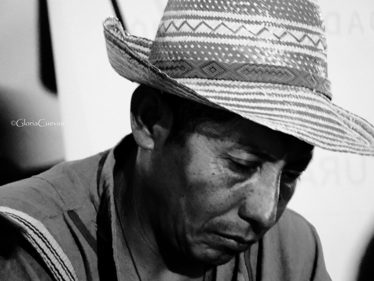 glorimagine's tweet photo. #FiestaDeLasLenguas Comunidades Indígenas...que su idioma no se extinga! @RevistaSemana @mincultura @BogotaHumanaYA http://t.co/TxAXXzNkzj