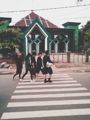 TITLE DANCE CREW tweet media