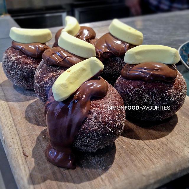 SimonLeong's tweet photo. #Nutella filled #doughnuts spotted @pabloandrustys #SydneyCBD #pabloandrustys #getinmybelly #donuts #sugarhit http://t.co/1NQjjSTo41