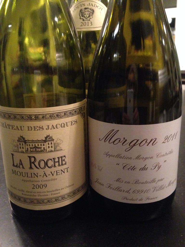 urban_vines's tweet photo. Sharing a little #beaujolaislove tonight in #fws class.  @CruConsultancy @Ai_Wine @FrenchWineSoc #gogamaygo http://t.co/z3I4YHPt9e