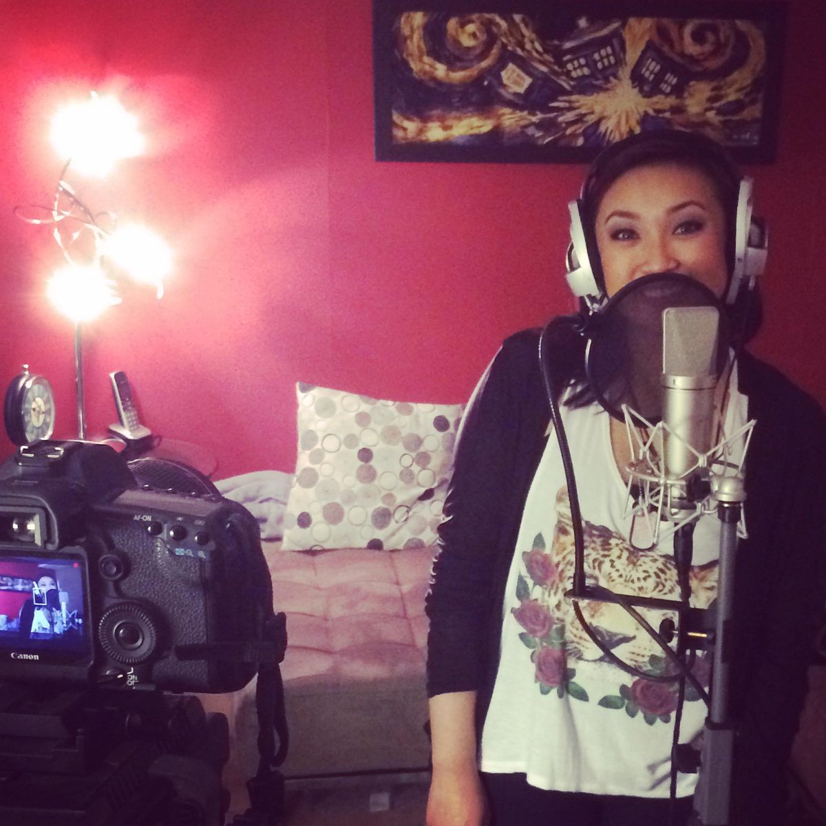frettedstudio's tweet photo. Inah doing some beautiful singing while being filmed for studio content. #FrettedStudio #CanadianTalent #FilmDay http://t.co/2RU6Qnms9x