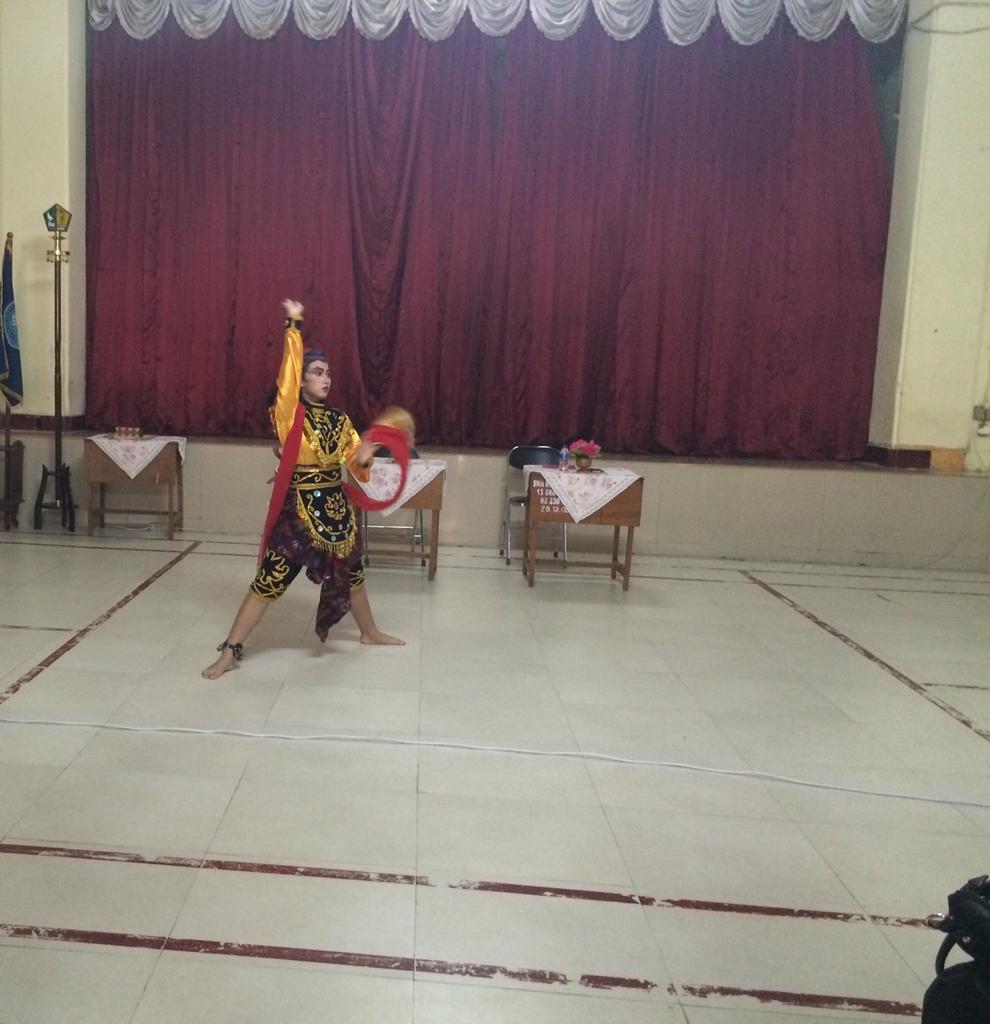 SMAN 1 Surabaya tweet media