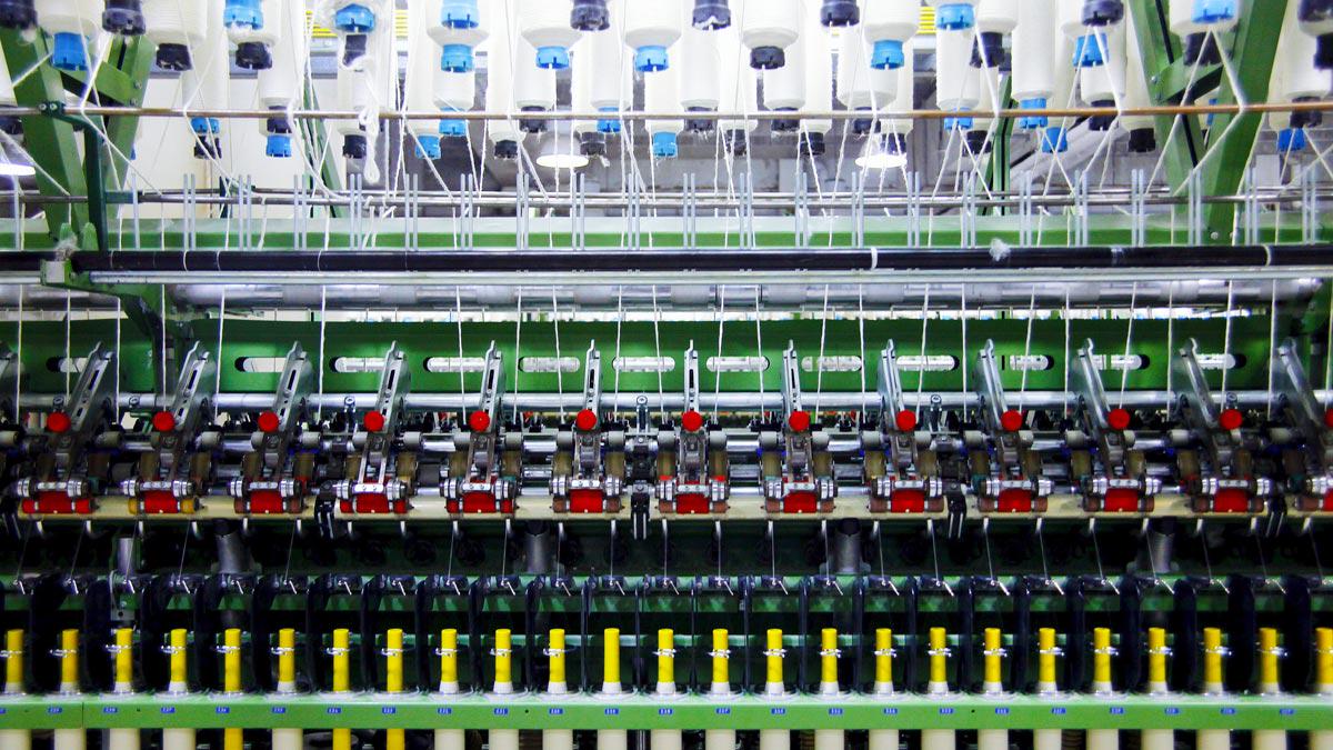 How technology has affected wages for the last 200 years  s.hbr.org/1bVHIKO