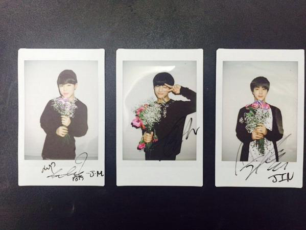 BIGHIT_MUSIC's tweet photo. [스타캐스트] #방탄소년단 네이버 생중계  싸인 폴라로이드 당첨자 발표! 해당 아이디 사용자는 네이버 이메일을 확인해 주세요~

#INEEDU http://t.co/cdlEDLnuQ9