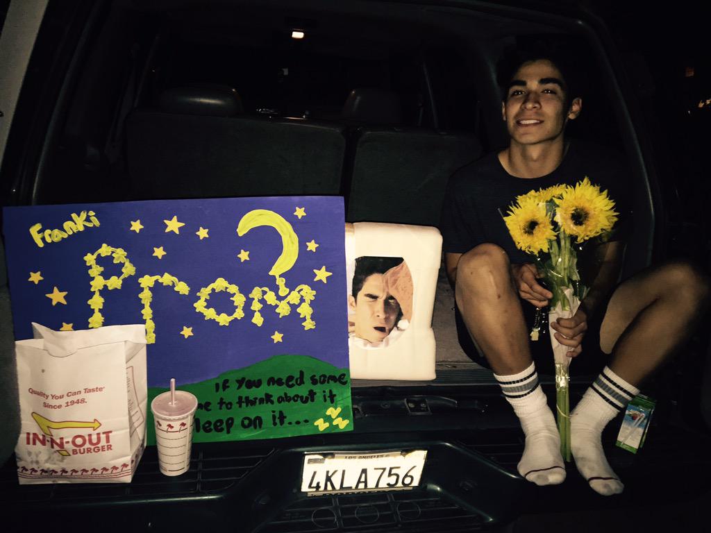 frankiilyn's tweet photo. "If you need some time to think about it, sleep on it" a softy blanket, in n out, and my fav flowers😍 #heisnumber1 http://t.co/WvhJqXZj2M