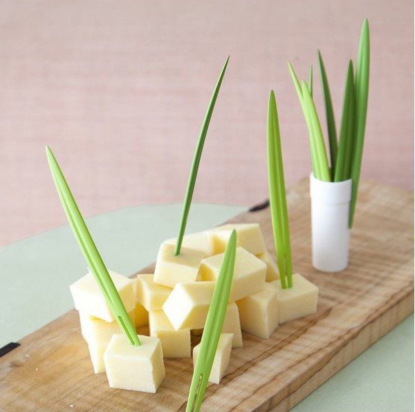 world_devices's tweet photo. Be it for your cocktails or hors-d’oeuvre tray, these Leaf Picks add a natural touch to your party.

#gadget #cool http://t.co/XZrM69xgs3