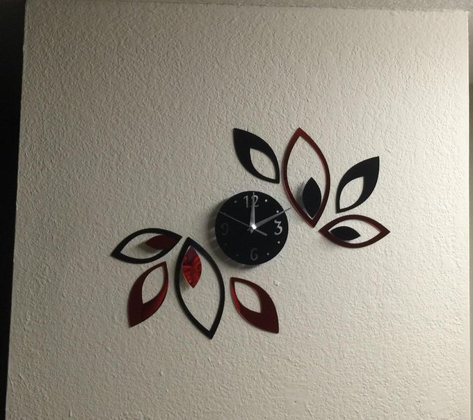 Thx @Dannnn89 for the clock :) http://t.co/Y1r1Yvy7tR