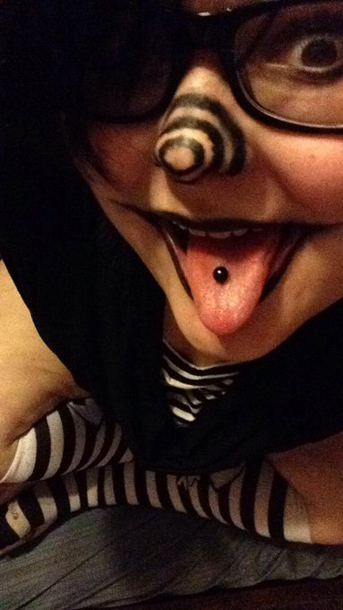The one, the only Laughing Jack in a box... Well, Laughing Jill if you don't mind~ JL gender-bent #CreepyPastaCosplay<a href="/tag/creepypastacosplay"class="tags"><span>#creepypastacosplay</span></a>