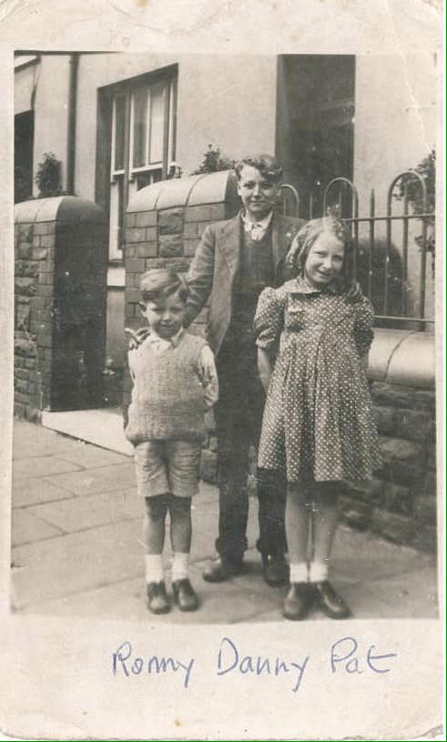 ProStepney's tweet image. John Cavanagh was born in Bethnal Green and raised in Stepney - john-cavanagh.com/?hc_location=u…